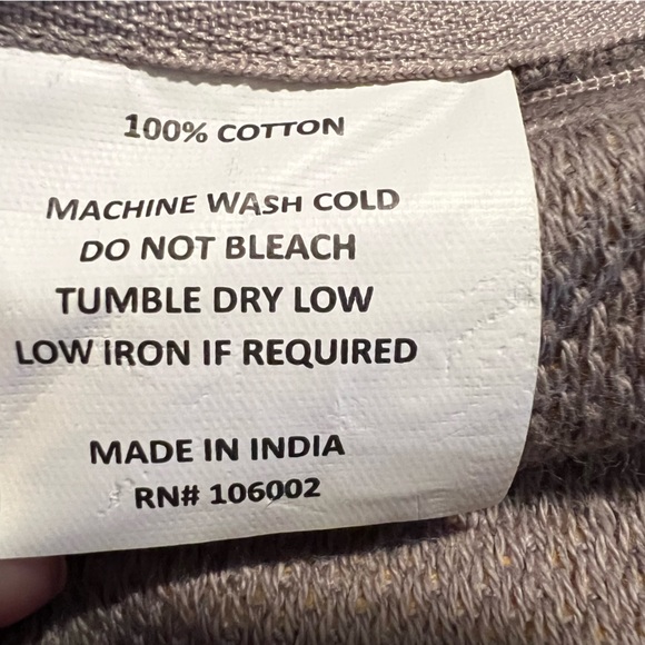 White Daisy on Gray 20" x 20" Floral Pillow Cover Made in India NEW - Picture 8 of 8